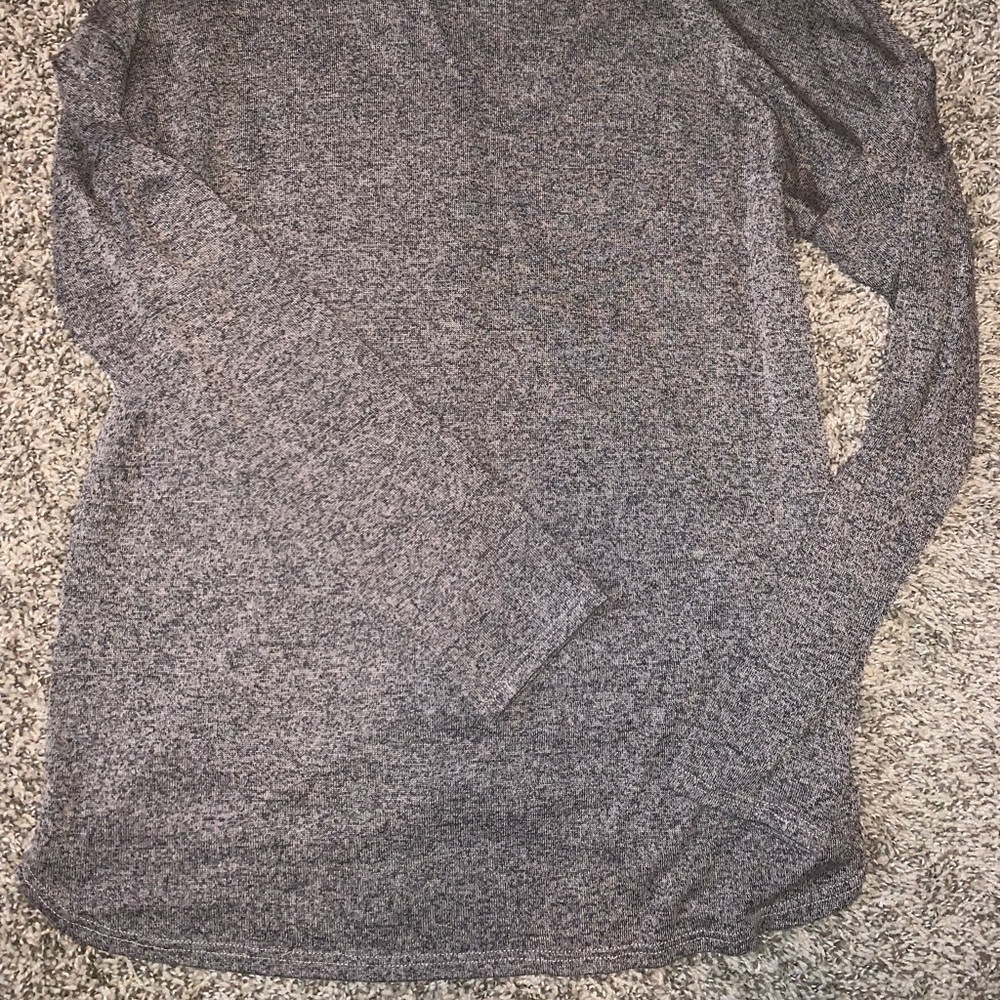Cute 🖤 Rue 21 top - Picture 2 of 4